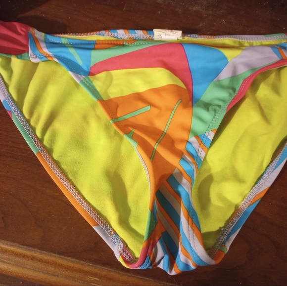 Colorful Geometric Bikini Bottom - Picture 4 of 4